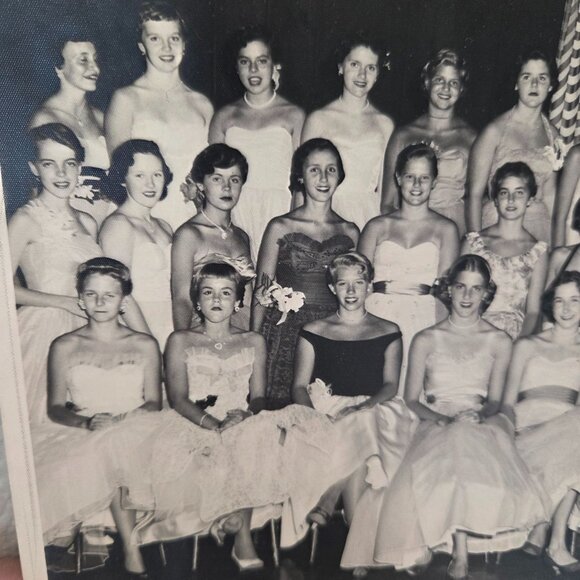 VTG 1950s Prom Group Photo B & W hot girls Retro dresses sassy style - Picture 3 of 9